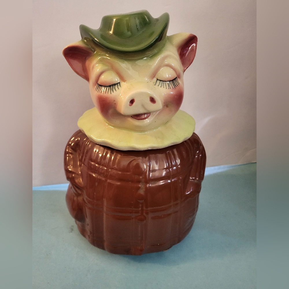 Vintage Rare Winnie Pig by Shawnee Pottery Bank/Cookie jar 242
